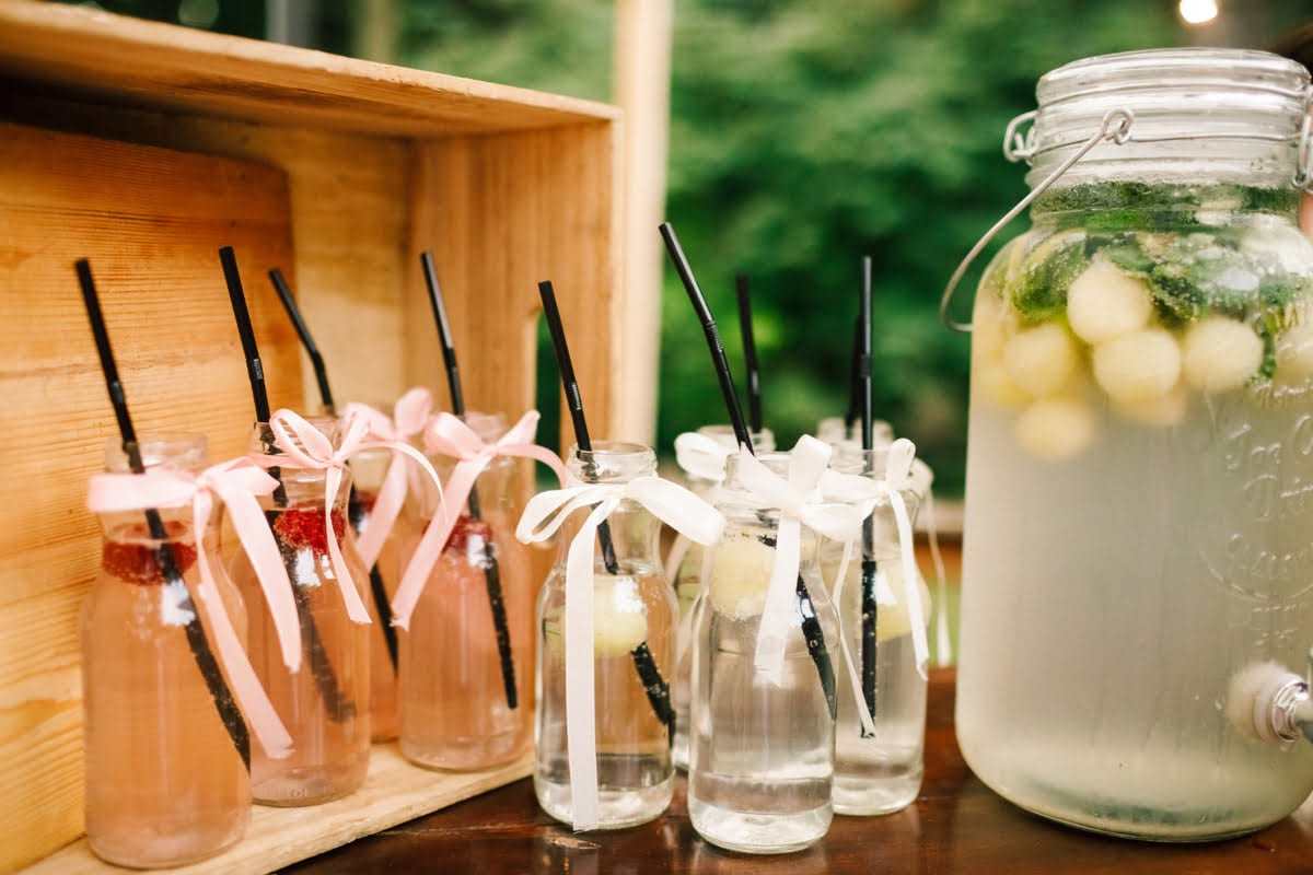 Open Bar at Weddings: What's Included, What It Costs, and Tips for Booking It