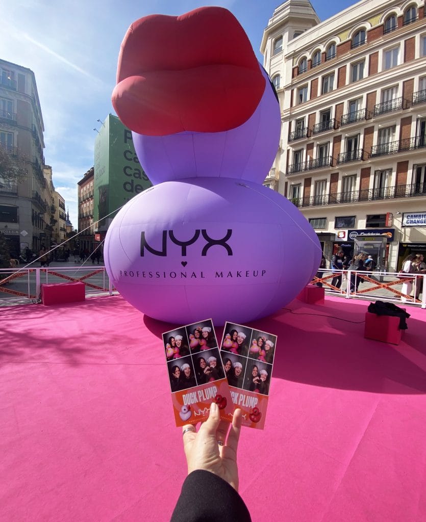 Estación de retrato de Esfering en el lanzamiento de Nyx Professional Makeup