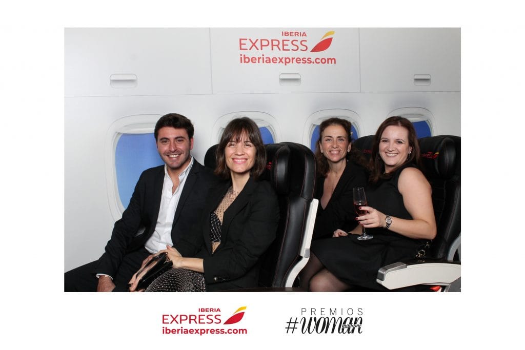 Photocall de Iberia Express en los Premios Woman