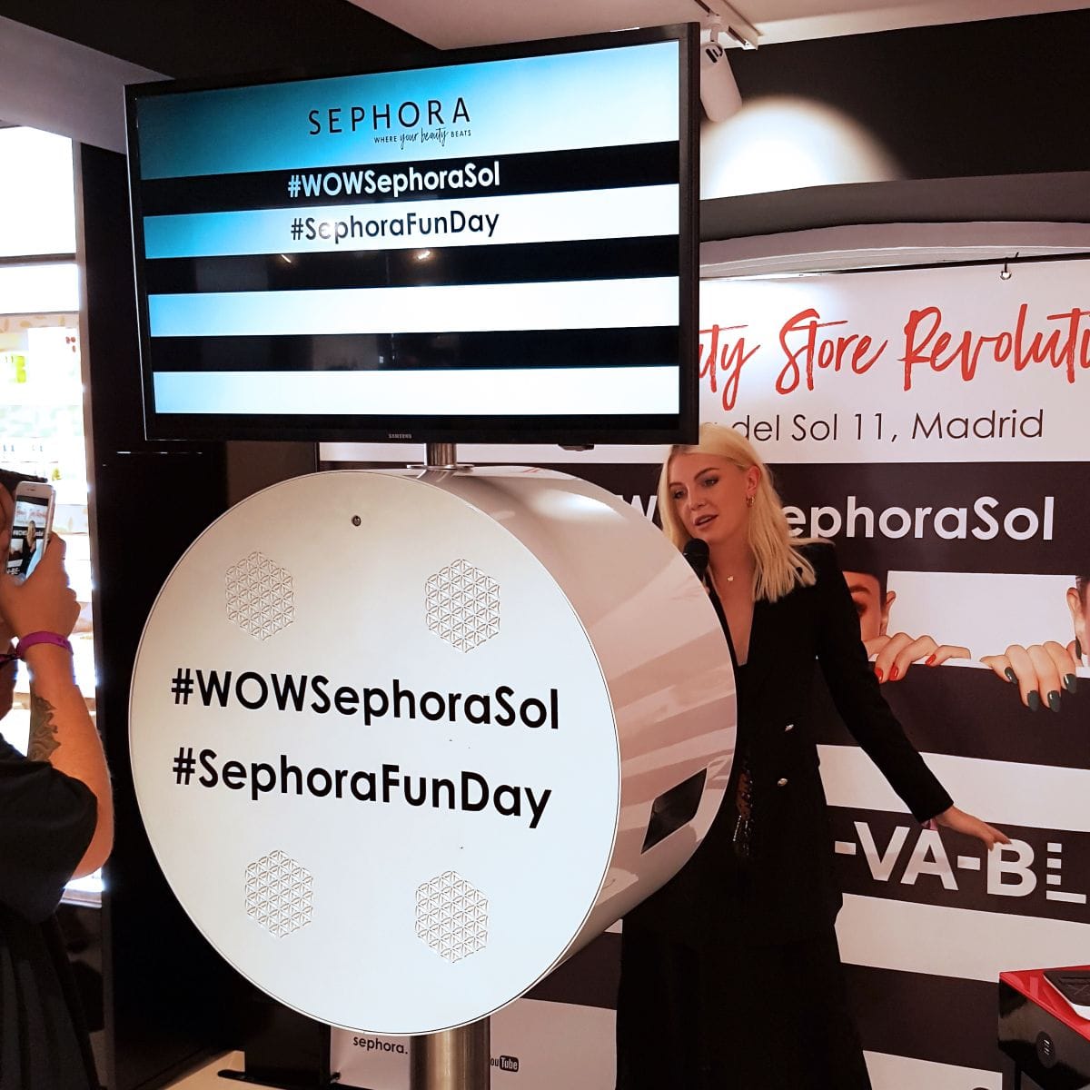 Estación de retrato de Esfering en la flagship store de Sephora en Puerta del Sol