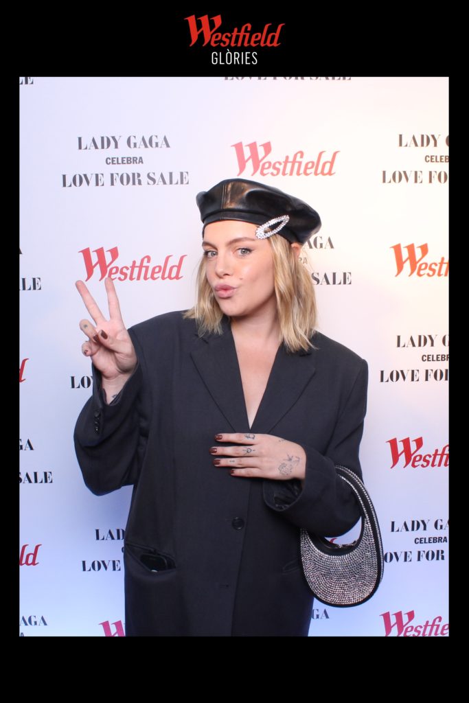 Lady Gaga celebra Love for sale a nivel mundial de la mano de Westfield. 